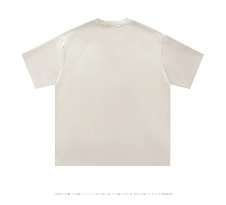 T-shirt Cityboy tinta unita, stile deconstructed, semplice e alla moda. Perfetta per un look urbano e quotidiano.