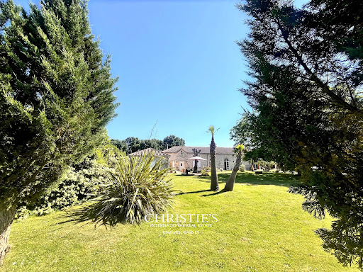 Property with pool 4