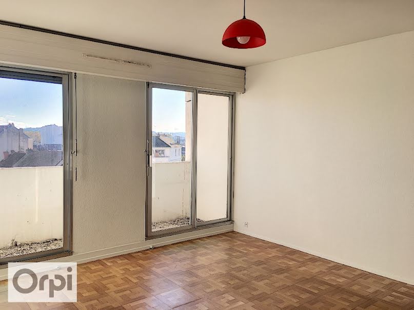 Location  appartement 1 pièce 32.58 m² à Montluçon (03100), 377 €