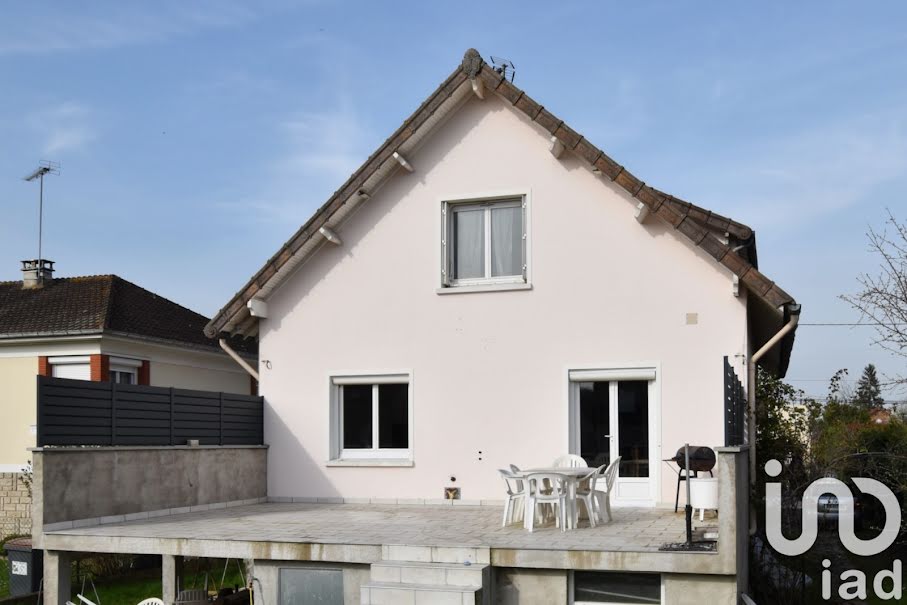 Vente maison 8 pièces 166 m² à Saint-Fargeau-Ponthierry (77310), 430 000 €