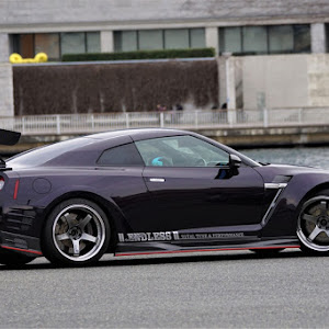 NISSAN GT-R