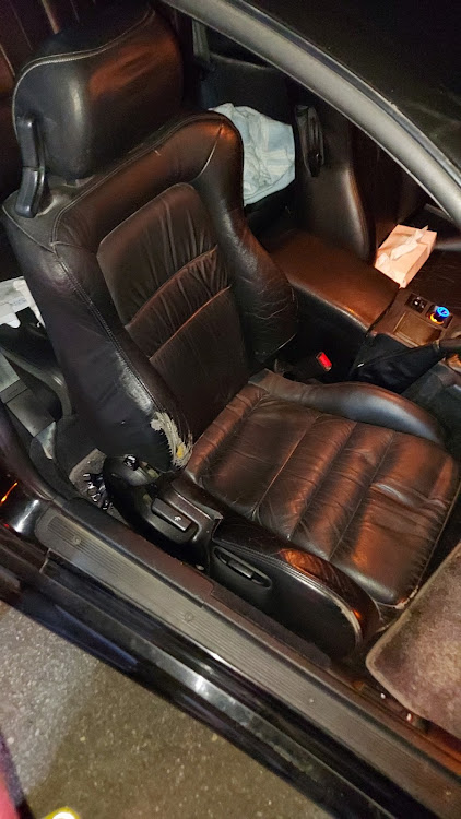 GTOのGTO・純正シート・純正シートに戻す・フルバケに関するカスタム事例の投稿画像3枚目