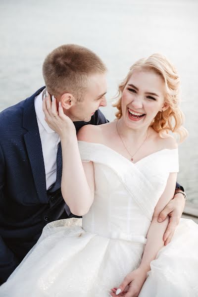 Fotografo di matrimoni Elena Vishnevskaya (lenalena). Foto del 18 marzo 2022