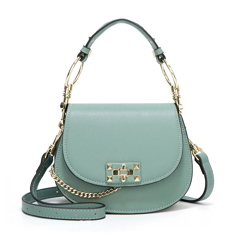 Crossbody tas met ketting, 'net red fairy' stijl. De perfecte schoudertas voor een trendy look. Lichtgewicht, elegant en ideaal voor dagelijks gebruik, voor een stijlvolle uitstraling.