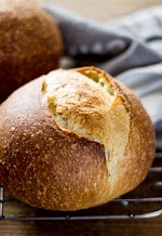 sourdough bread: a beginner's guide was pinched from <a href="http://www.theclevercarrot.com/2014/01/sourdough-bread-a-beginners-guide/" target="_blank">www.theclevercarrot.com.</a>