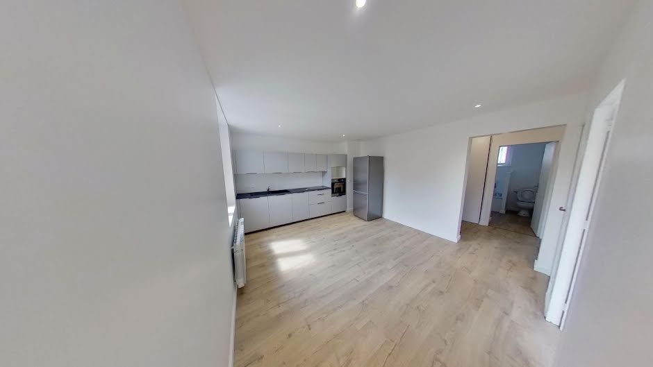 Location  appartement 3 pièces 73 m² à Gaillard (74240), 1 300 €