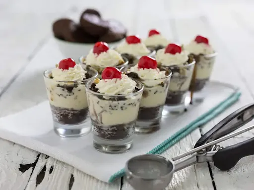 Black Forest Dessert Glass With Ice Cream