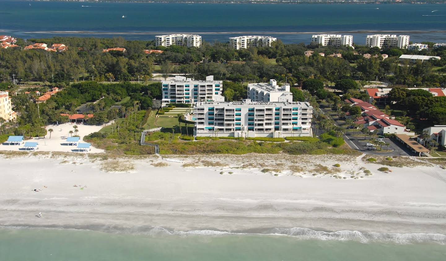 Apartment with pool Longboat Key