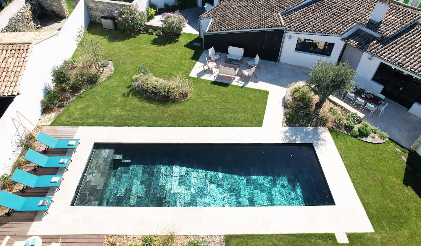 Villa with pool and garden Saint-Clément-des-Baleines