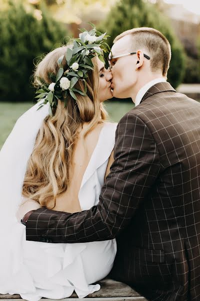 Fotógrafo de casamento Karina Ostapenko (karinaostapenko). Foto de 18 de dezembro 2019