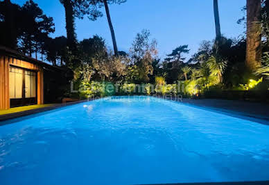 Villa with pool 10