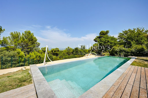 Maison avec piscine et terrasse 3