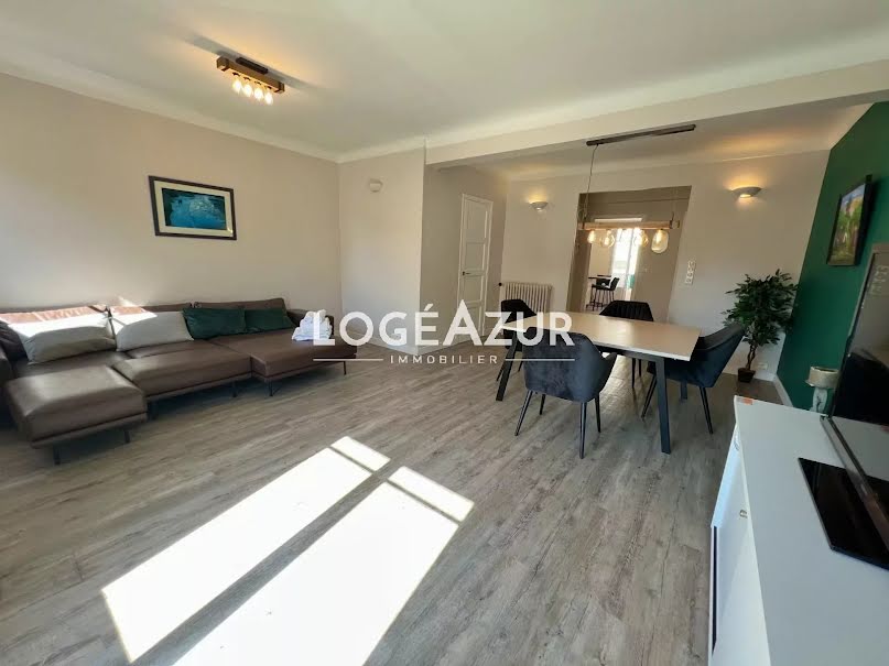 Location meublée appartement 4 pièces 113.67 m² à Le golfe juan (06220), 1 490 €