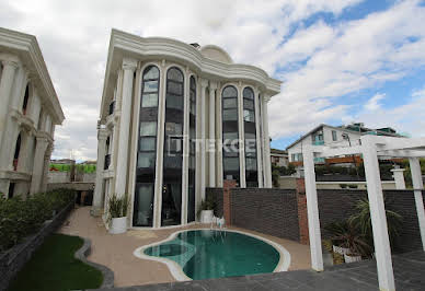 Maison avec piscine et terrasse 9