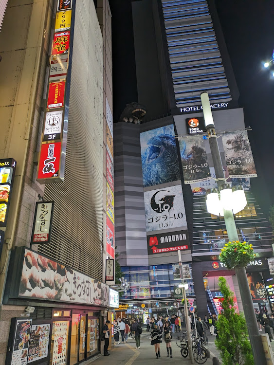 ジェイドの10月もよろしくお願いします・ゴジラ・ドライブ・洗車に関するカスタム事例の投稿画像3枚目