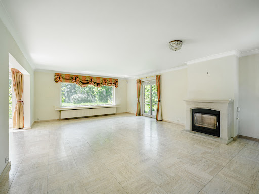House 3