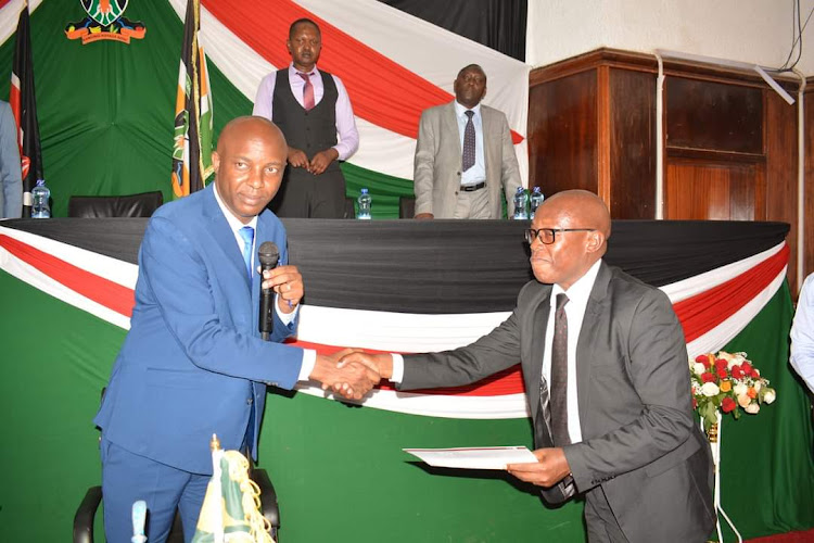 Governor Irungu Kang'ata with Health CECM Fredrick Mbugua on October 26, 2022.