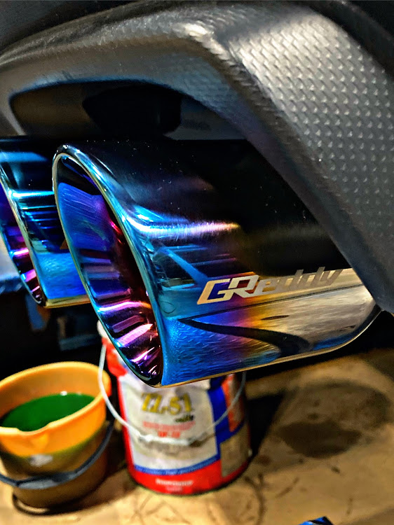 WRX STIのドライブ・マフラー・車写活・8月もよろしくお願いしますに関するカスタム事例の投稿画像2枚目