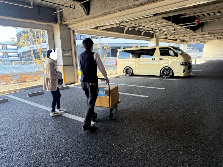 ハイエースバンのﾗｲﾄｲｴﾛｰ・ﾅﾛｰ・縁起悪し・今月は❤️・お安くして下さいに関するカスタム事例の投稿画像3枚目