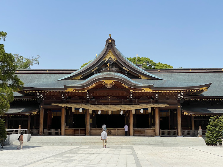 エルグランドのE52エルグランド・明日からまた頑張ろ‎|•'-'•)و✧・エアサス・神社参拝に関するカスタム事例の投稿画像2枚目