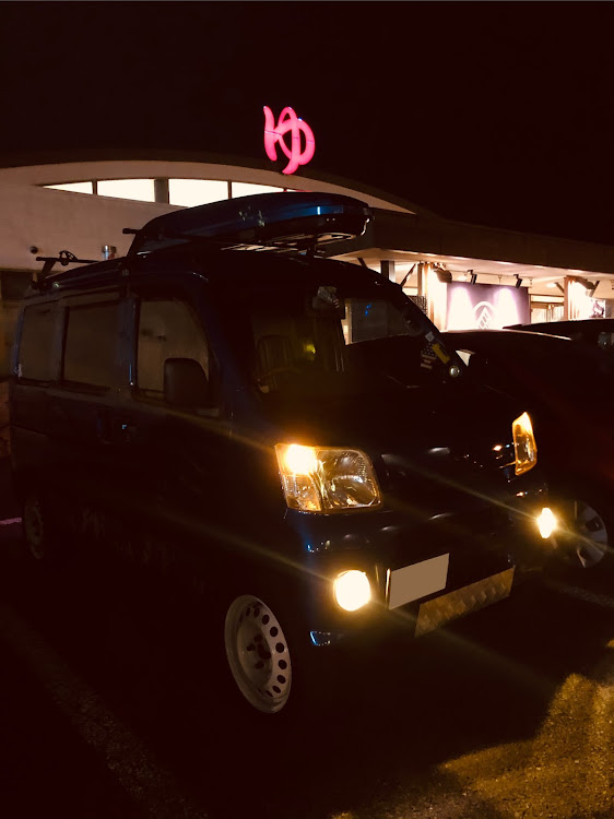 ハイゼットカーゴのハリアー60・先輩の車を洗車してあげましたに関するカスタム事例の投稿画像3枚目