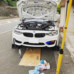 M4 クーペ F82