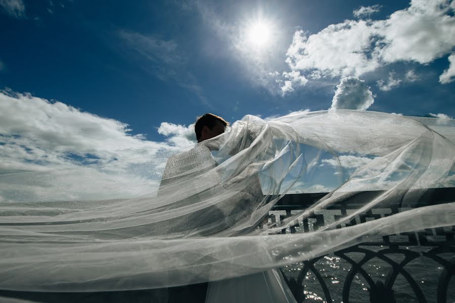 Fotografo di matrimoni Roman Kress (amoresperros). Foto del 10 luglio 2017