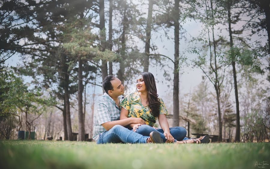 Fotografo di matrimoni Anhi Torres (studio8sociales). Foto del 2 aprile 2020