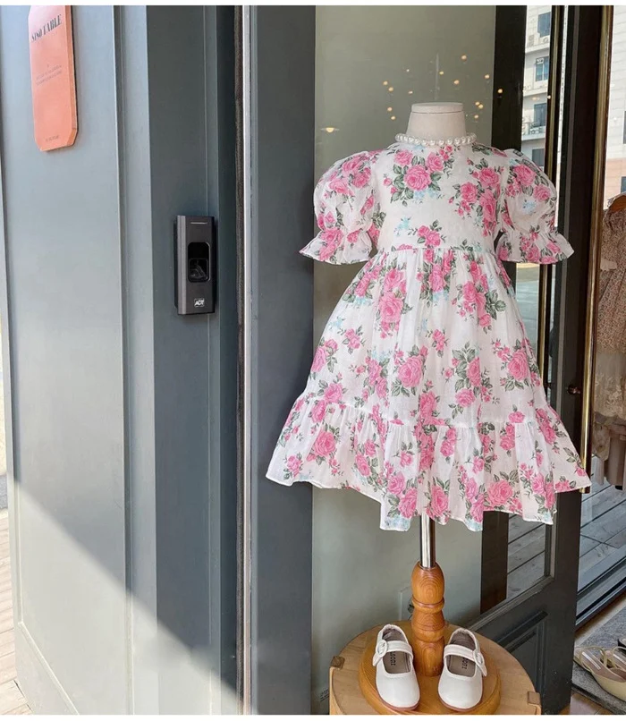 Robe fleurie enfant pour filles Dentelle douce pour femmes Parfaite pour occasions spéciales Design élégant et confortable Style unique