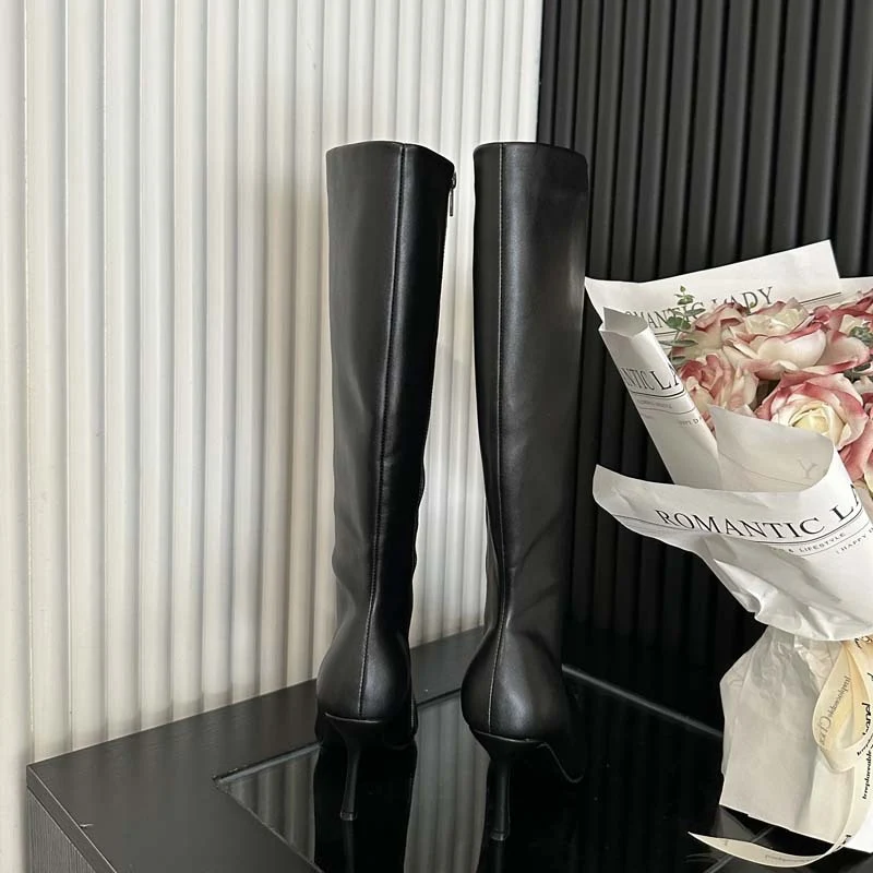 Bottes françaises à bout pointu avec fermeture éclair, sous le genou, élégantes et confortables, parfaites pour toutes les occasions, style intemporel.