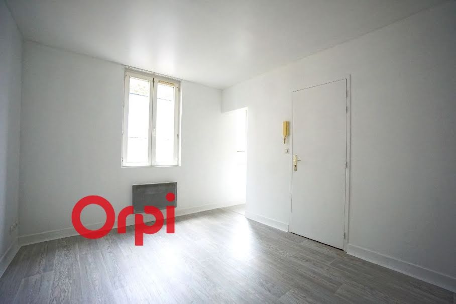 Location  appartement 2 pièces 28 m² à Bernay (27300), 375 €