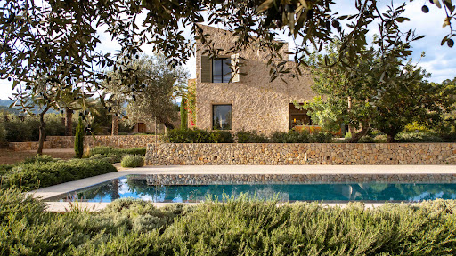 Maison contemporaine avec piscine et jardin 2