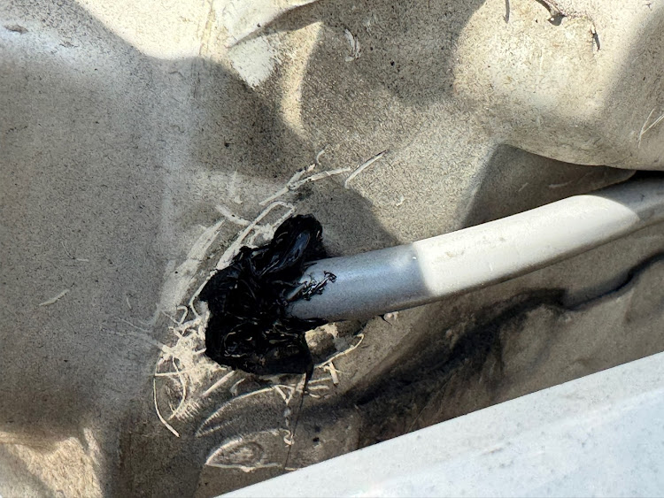 プリウスの▱▱通勤怪足▱▱・やるときゃヤリます💪😤・車弄りは楽しいぞぉ〜😁👍に関するカスタム事例の投稿画像6枚目