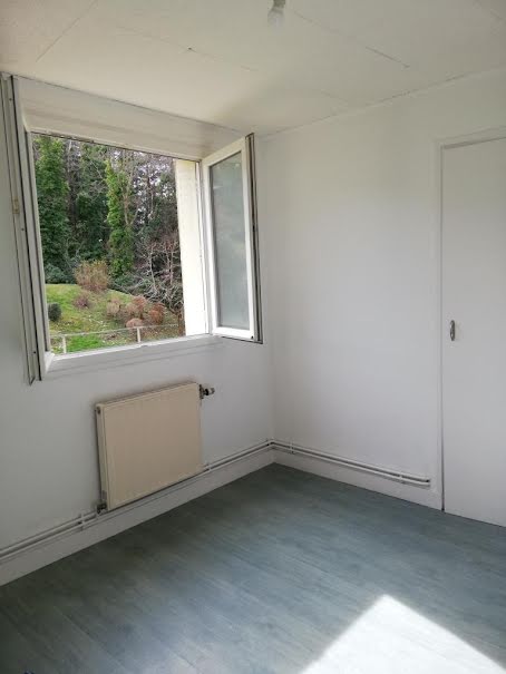 Location  appartement 3 pièces 55 m² à Rochetaillee (42100), 500 €