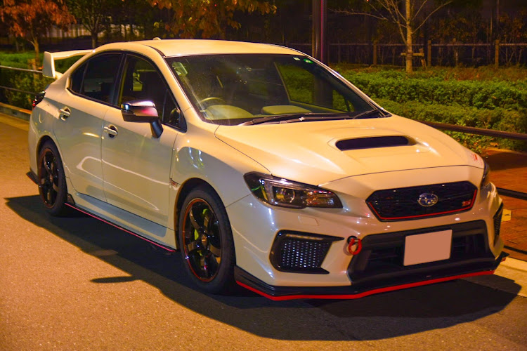 WRX STIのホイール交換・ドライブ・DIY・レッドメモリーに関するカスタム事例の投稿画像1枚目