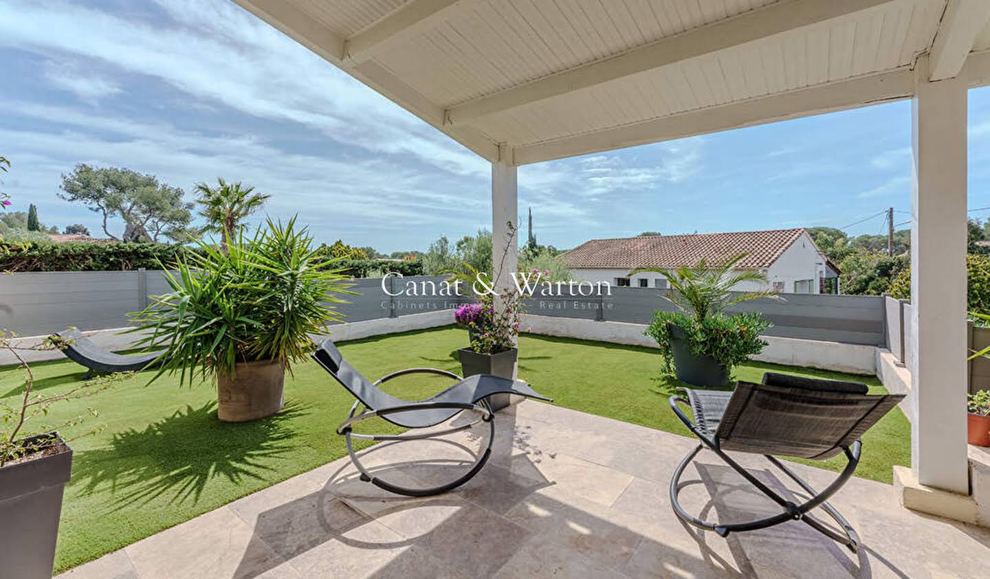 Apartment with terrace and pool Saint-Raphaël