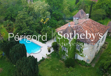 House with pool and terrace 2