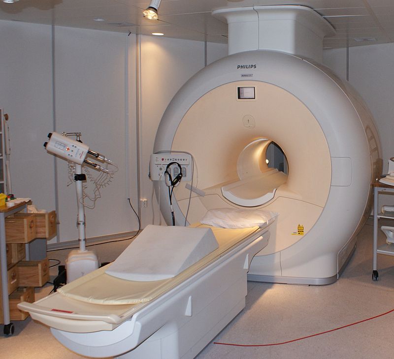 800px-MRI-Philips.jpg