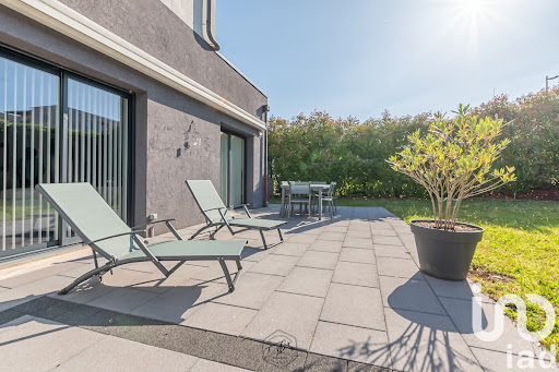 House with pool and terrace 3