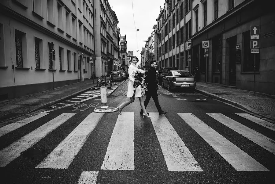 Fotografo di matrimoni Joanna Figarska (lookatme). Foto del 12 aprile 2022