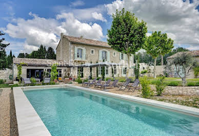 Maison avec piscine et terrasse 17