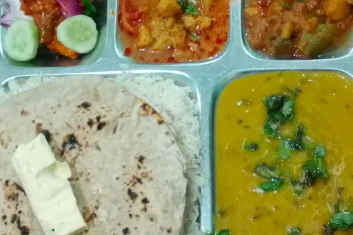 Butter Tawa Roti Thali