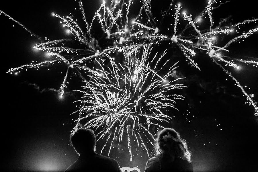 Fotógrafo de casamento Vova Chi (chirin). Foto de 13 de janeiro 2015