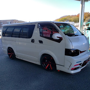 ハイエースバン TRH200V