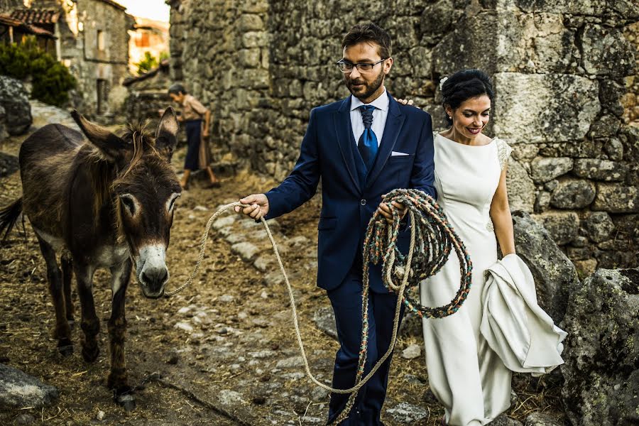 Fotografo di matrimoni Rafael Ramajo Simón (rafaelramajosim). Foto del 1 dicembre 2017