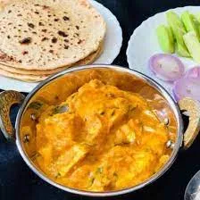 Shahi Paneer With 4 Tawa Roti And Coke [250 Ml]