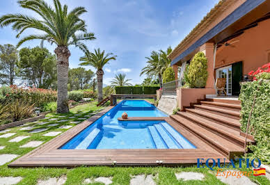 Villa with pool and terrace 9