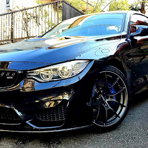 M4 クーペ F82