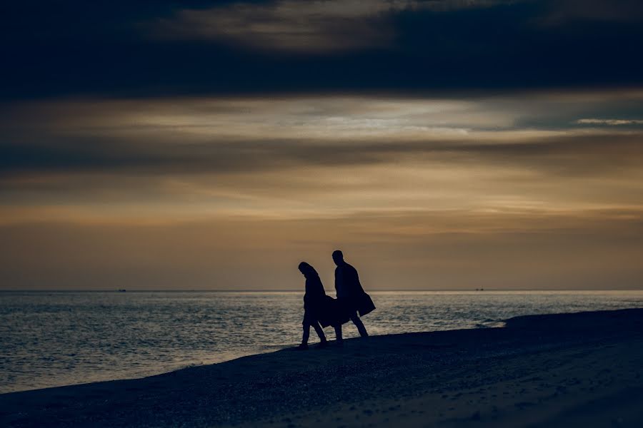 Fotógrafo de casamento Evgeniy Mostovyy (mostovyiyevhen). Foto de 7 de janeiro 2022