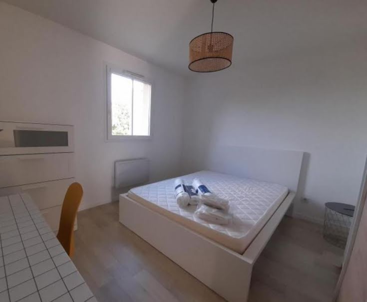 Location meublée appartement 1 pièce 88 m² à Poitiers (86000), 450 €